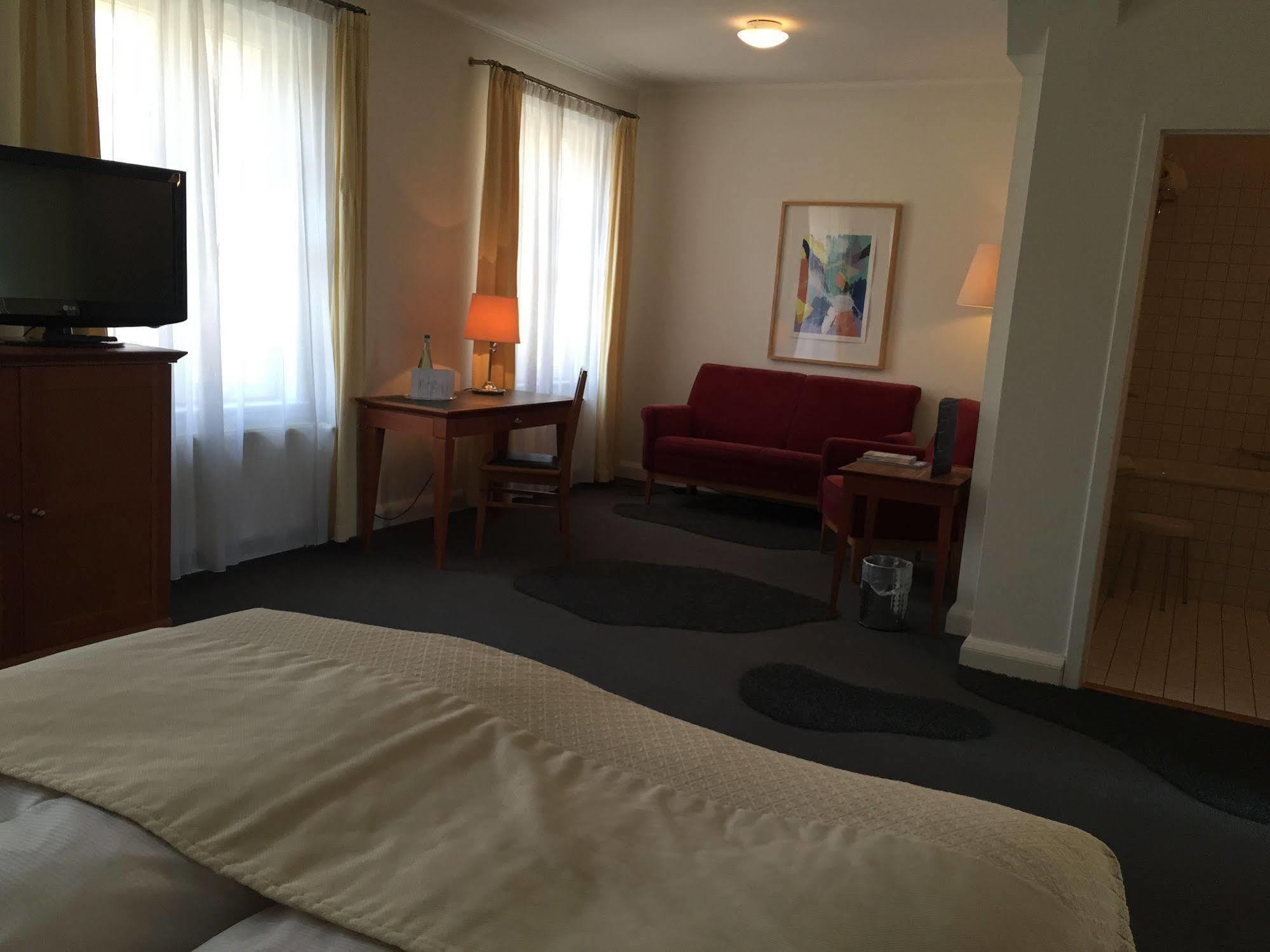 Hotel Vierseithof 卢肯瓦尔德 外观 照片
