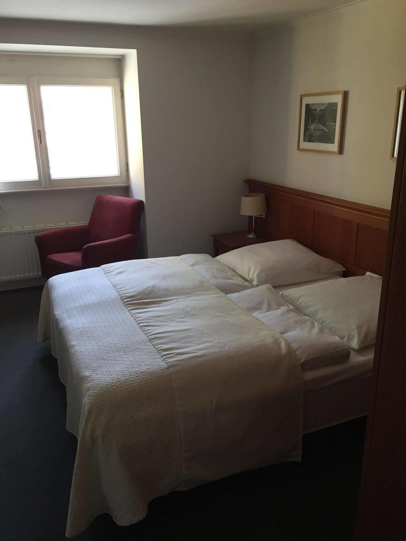 Hotel Vierseithof 卢肯瓦尔德 外观 照片